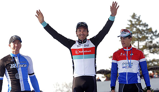 Fabian Cancellara (M.) gewann zum dritten Mal den Klassiker Paris-Roubaix