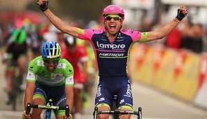 Davide Cimolai jubelt über seinen Sieg über die fünfte Etappe bei Paris-Nizza