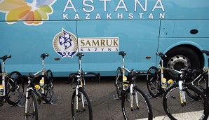 Das Team Astana darf trotz der Dopingbefunde weiter fahren