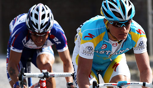 Alexander Kolobnew (l.) ist der erste Dopingsünder der Tour de France 2011