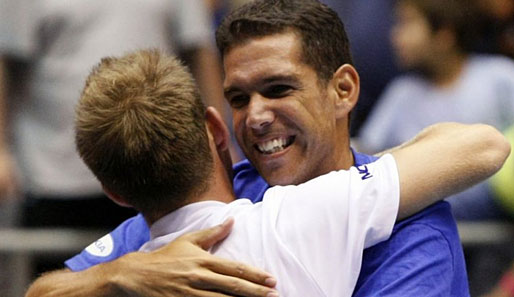 Jonathan Erlich und Andy Ram freuen sich nach gewonnenem Doppel über den Halbfinaleinzug