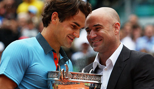 Bei den French Open noch beste Freunde, sparte Roger Federer nun nicht mit Kritik an Andre Agassi