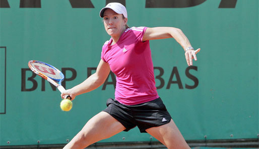 Justine Henin setzte sich bei den French Open gegen Zweta Pironkowa durch