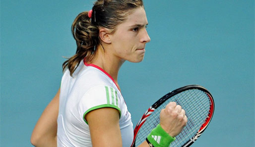 Andrea Petkovic siegte in Dubai gegen Angelique Kerber in einem Kraftakt