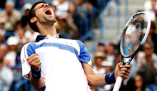 Novak Djokovic lässt seiner Freude nach dem Finalsieg in Indian Wells gegen Rafael Nadal freien Lauf