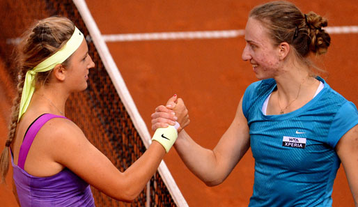 Mona Barthel (re.) gratulierte ihrer Gegnerin Viktoria Azarenka zum Halbfinal-Einzug in Stuttgart