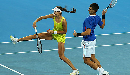 Ana Ivanovic (l.) und Novak Djokovic starteten beim Hopman Cup mit einem Sieg für Serbien