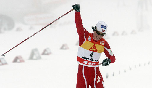 Die norwegischen Damen um Marit Björgen haben die erste Staffel des Winters gewonnen
