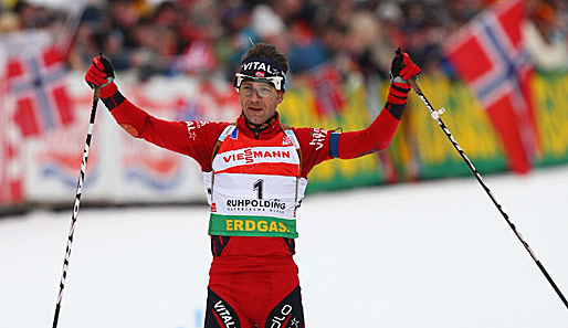 Ole Einar Björndalen siegte nach dem Sprint auch in der Verfolgung von Ruhpolding