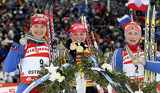 Jurjewa (l.) und Achatowa (r.) standen bei der WM 2008 mit Andrea Henkel auf dem Treppchen