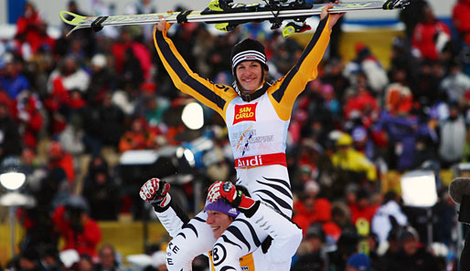 Maria Riesch und Kathrin Hölzl wurden jeweils mit dem "Goldenen Ski" ausgezeichnet