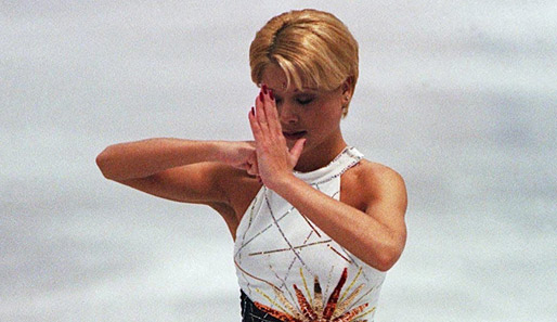 Nach knapp neun Jahren kehrt die dreimalige deutsche Meisterin Tanja Szewczenko aufs Eis zurück