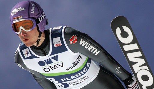 Martin Schmitt führt die deutschen Skispringer in den Olympia-Winter
