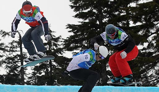 David Speiser (ganz rechts) wurde beim Snowboard-Weltcup-Auftakt Fünfter