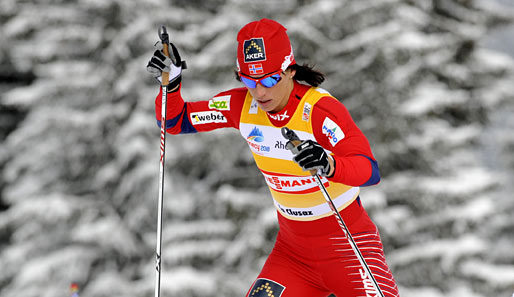 Marit Björgen führte die Frauen-Staffel Norwegens in La Clusaz zum Sieg
