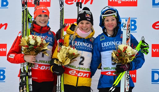 Miriam Gössner (M.) feierte in Pokljuka ihren ersten Weltcup-Sieg
