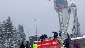 Das Springen in Oberstdorf wurde für Montagabend neu angesetzt