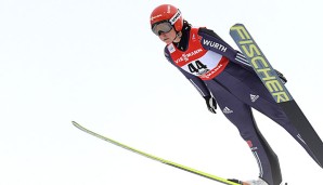 Carina Vogt flog in der Qualifikation auf 87 Meter