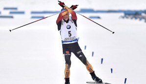 Erik Lesser lief in der Verfolgung von Rang fünf zur Goldmedaille
