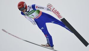 Karl Geiger hat in Engelberg seinen ersten Weltcup-Sieg gefeiert.