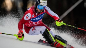 Manuel Feller aus Österreich führt im Slalom-Weltcup.