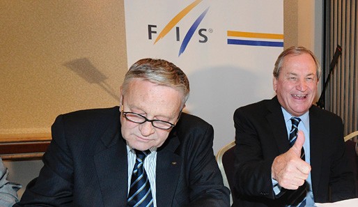 Gian-Franco Kasper (l.) ist seit 1998 Präsident des Internationalen Skiverbandes FIS