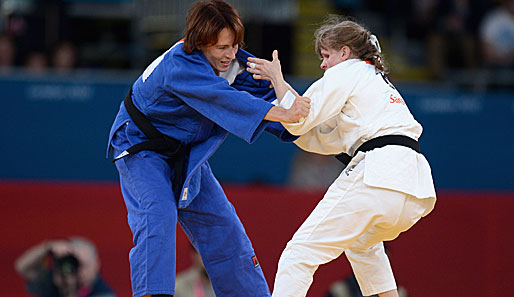 Carmen Brussig (l.) holt die erste Goldmedaille für das deutsche Team bei den Paralympics 2012