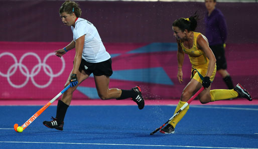 Natascha Keller (l.) blieb gegen Australien ohne Treffer