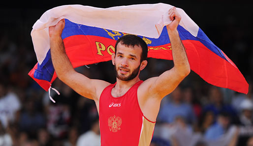 Dschamal Otarsultanow feierte seinen Olympiasieg mit der russischen Flagge