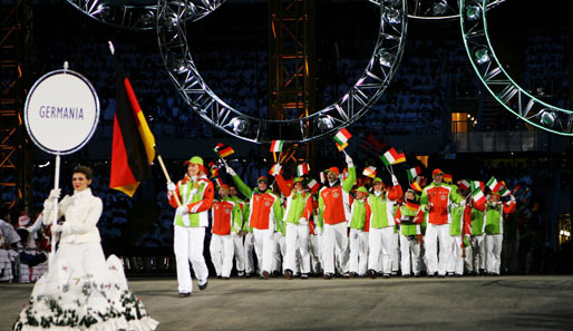 Bei der Eröffnungsfeier 2006 in Turin trug Biathletin Kati Wilhelm die deutsche Fahne