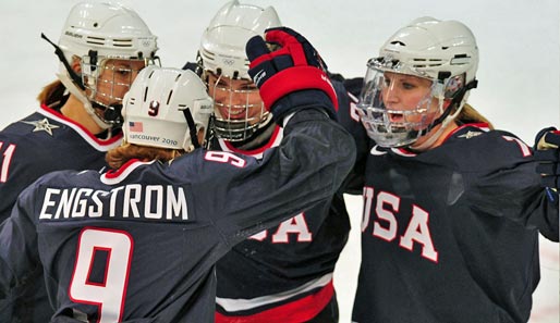Ein gewohntes Bild im Frauen-Eishockey: Team USA bejubelt einen Treffer