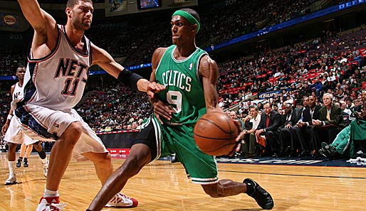 Celtics-Point-Guard Rajon Rondo flirtete gegen die New Jersey Nets mit einem Triple-Double