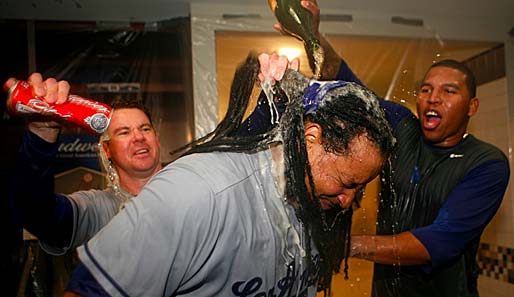 Bier- und Champagnerdusche für Manny Ramirez: Die Dodgers feierten ausgelassen