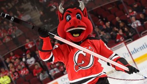 N.J. Devil - New Jersey Devils (NHL): Ein Teufel in einem Devils-Jersey. Wofür wohl seine Initiale stehen!?