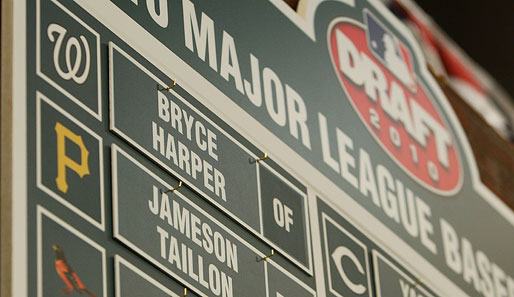 Die ersten beiden Draft-Picks weiß auf grün: Bryce Harper und James Taillon