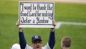 Das sehen die Fans übrigens ganz genauso. "Ich danke Gott, dass er Jeter zu einem Yankee gemacht hat." Das Zitat stammt eigentlich von Legende Joe DiMaggio
