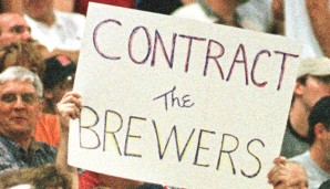 Milwaukee Brewers: Die Brewers hatten einige harte Jahre, doch 2002 war die Kirsche auf der Torte: Die Brew Crew verlor 106 Spiele und kassierte 15 Shutouts. Mehr noch: Das All-Star Game endete unentschieden - in Milwaukee!