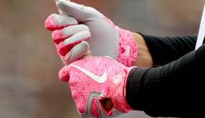 Ein weiteres Accessoire, das nicht fehlen durfte: Batting Gloves in pink!