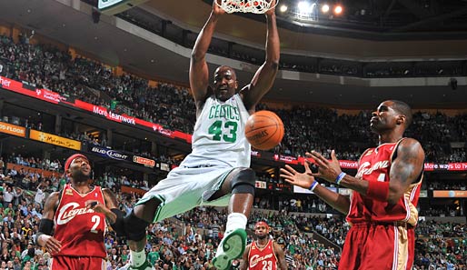 Mit ihrer uneigennützigen Spielweise kreierten sich die Celtics (Kendrick Perkins) viele freie Punkte