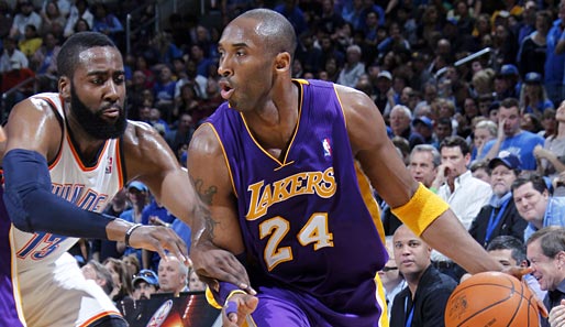 Lakers-Star Kobe Bryant (r.) wurde stets eng gedeckt und traf nur 36 Prozent seiner Würfe