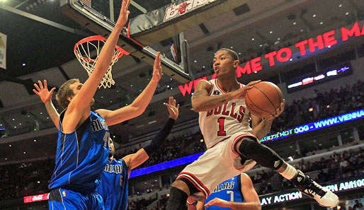 Dirk Nowitzki (l.) trifft mit den Dallas Mavericks zum Auftakt der neuen Saison auf die Chicago Bulls