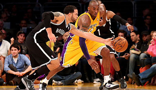 Kobe Bryant (r.) führte die Lakers mit 25 Punkten zum Sieg