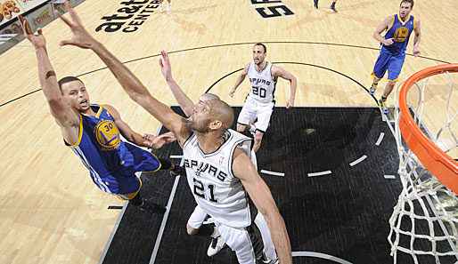 Wollen die Warriors gegen die Spurs eine Chance haben, muss Stephen Curry (l.) groß aufspielen