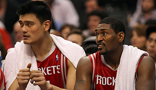 Metta World Peace (r.) erkundigte sich bei Ex-Teamkollege Yao Ming über ein China-Engagement