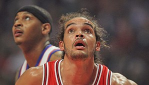 Joakim Noah (r.) würde sich sehr über Carmelo Anthony im Bulls-Trikot freuen