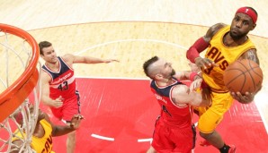 LeBron James (r.) und die Cleveland Cavaliers mussten die dritte Niederlage in Folge hinnehmen