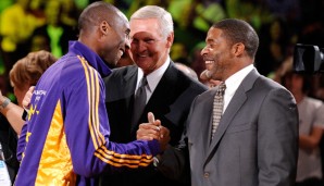 Kobe Bryant zusammen mit "The Logo" Jerry West (M.) und Norm Nixon