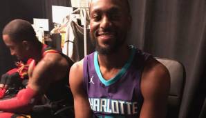 Kemba Walker freut sich über das neue Jersey der Charlotte Hornets