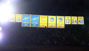 Die Tradition will es so, dass zudem ein Championship-Banner unter die Hallendecke des Siegers gezogen wird. Da machen die Warriors natürlich keine Ausnahme