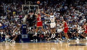 1995: Die Magic um Shaq und Penny sehen in Spiel 1 gegen die Rockets wie der Sieger aus - doch 1,6 Sekunden vor Schluss vernascht Kenny Smith Gegenspieler Hardaway und gleicht von Downtown aus. Der folgende OT-Sieg setzt den Grundstein zum Titel.